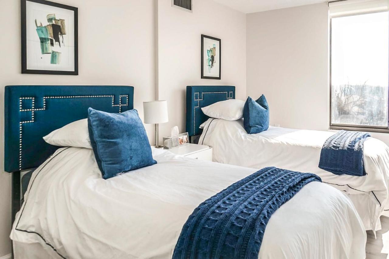 Short Term Rentals At The Park At Trowbridge Senior Community 사우스필드 외부 사진