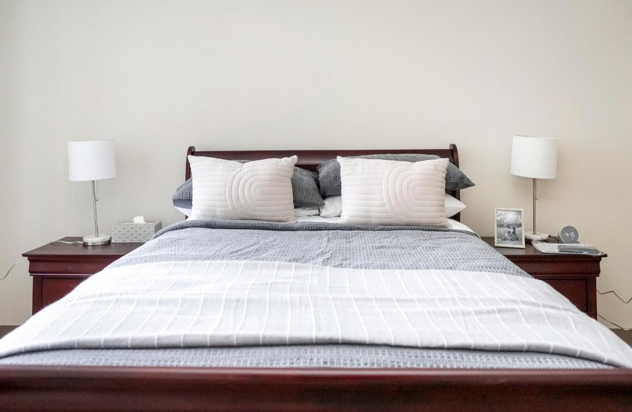 Short Term Rentals At The Park At Trowbridge Senior Community 사우스필드 외부 사진