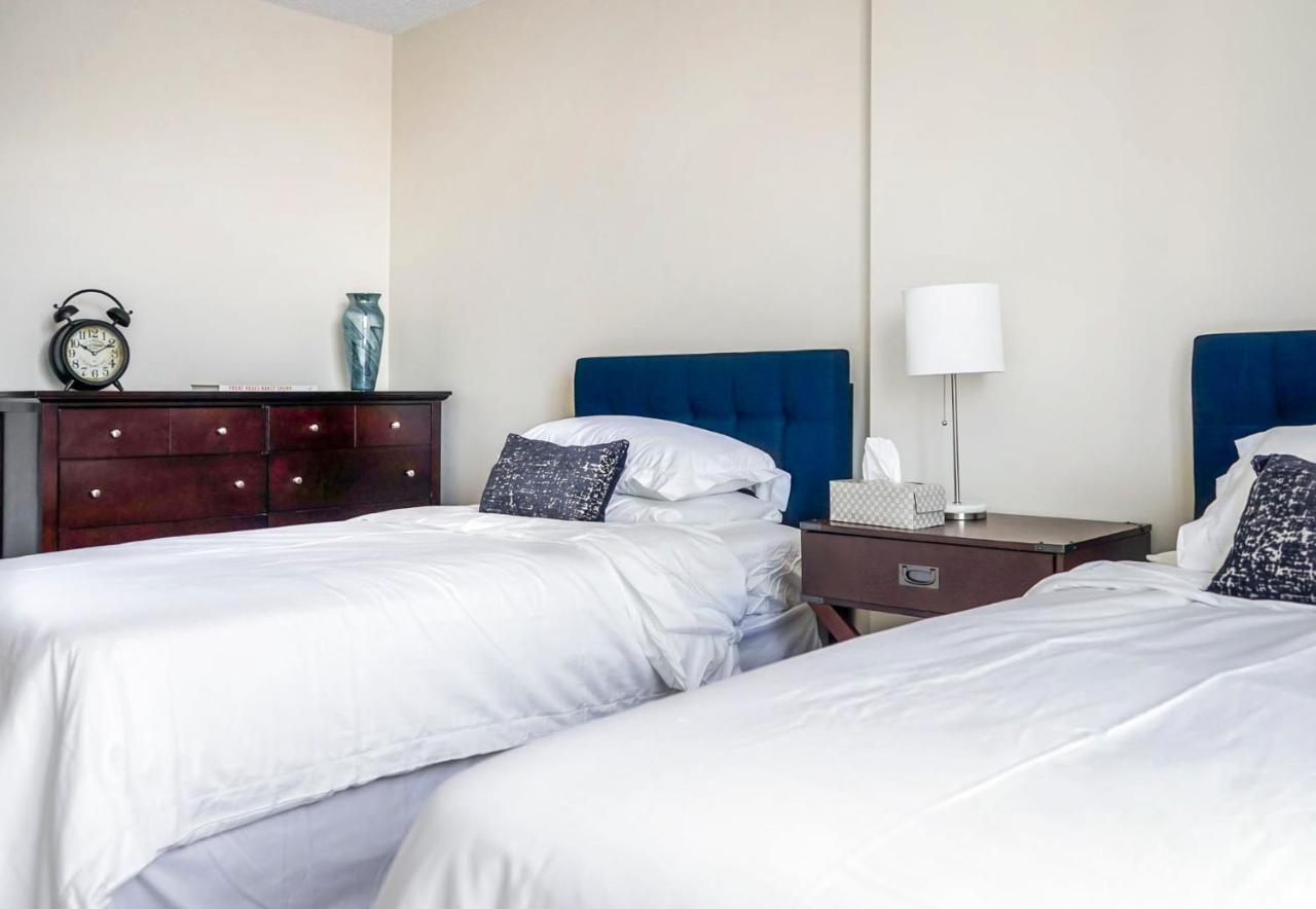 Short Term Rentals At The Park At Trowbridge Senior Community 사우스필드 외부 사진