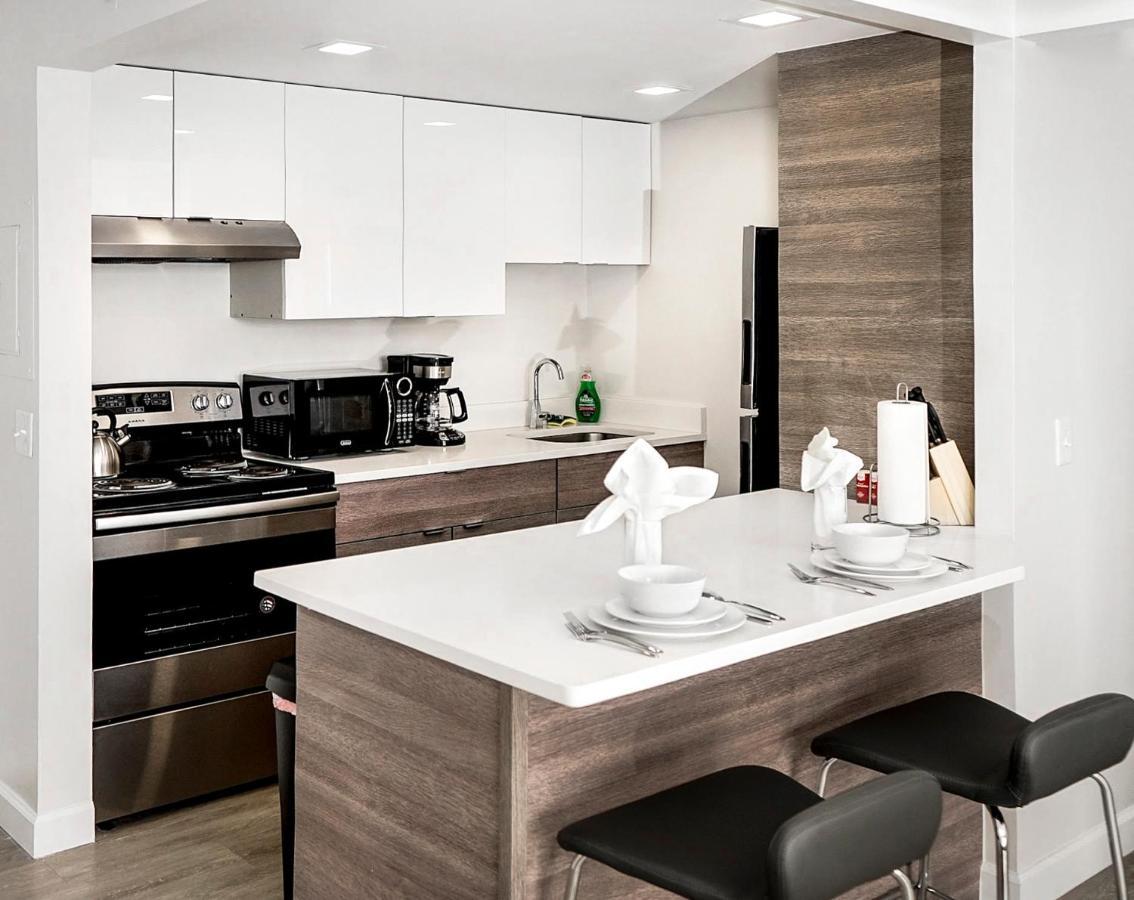 Short Term Rentals At The Park At Trowbridge Senior Community 사우스필드 외부 사진