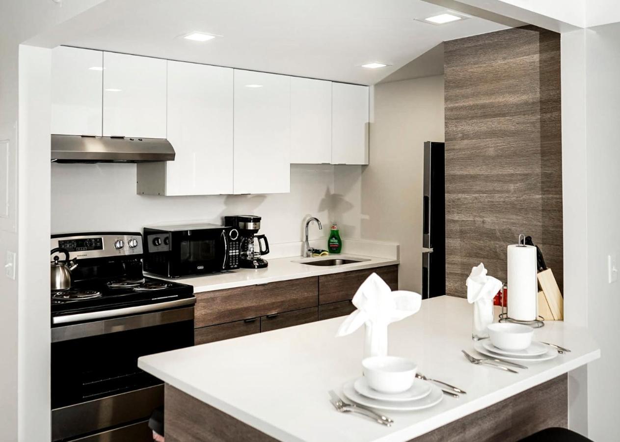 Short Term Rentals At The Park At Trowbridge Senior Community 사우스필드 외부 사진