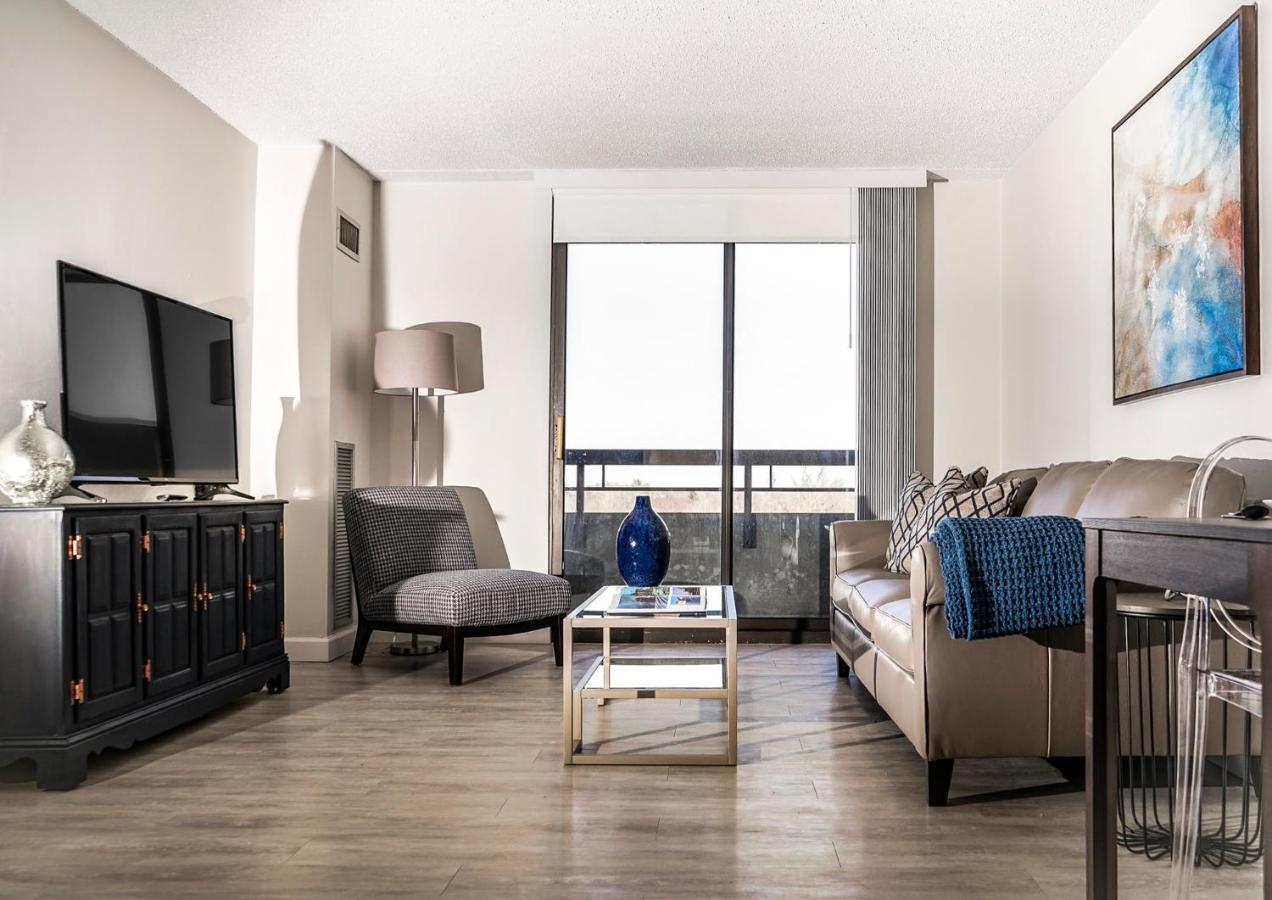 Short Term Rentals At The Park At Trowbridge Senior Community 사우스필드 외부 사진