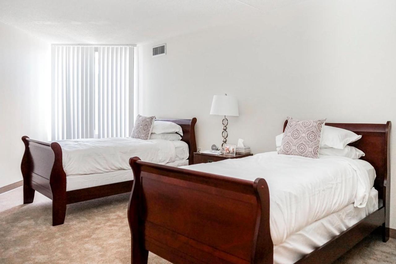 Short Term Rentals At The Park At Trowbridge Senior Community 사우스필드 외부 사진