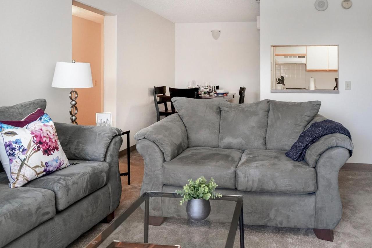 Short Term Rentals At The Park At Trowbridge Senior Community 사우스필드 외부 사진