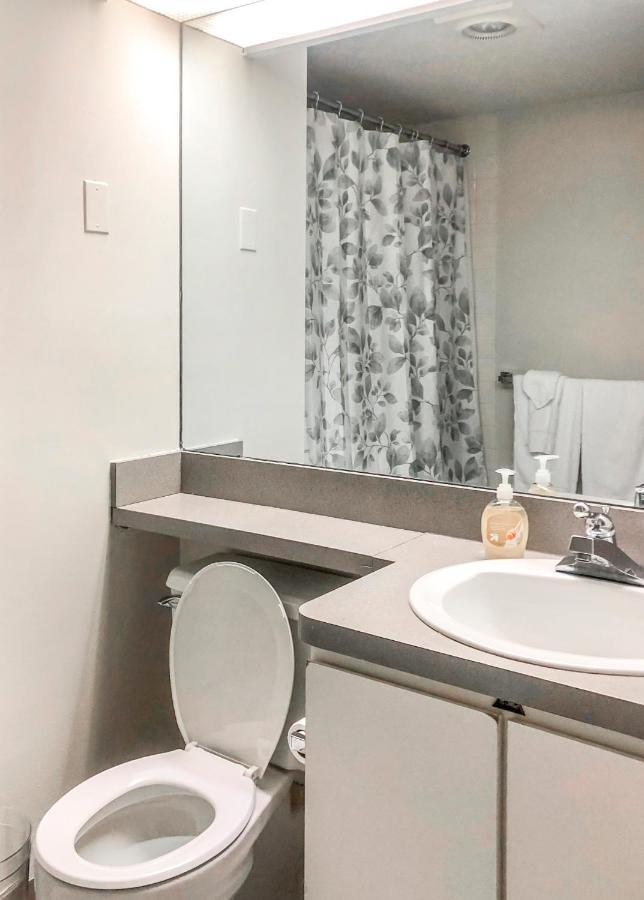 Short Term Rentals At The Park At Trowbridge Senior Community 사우스필드 외부 사진