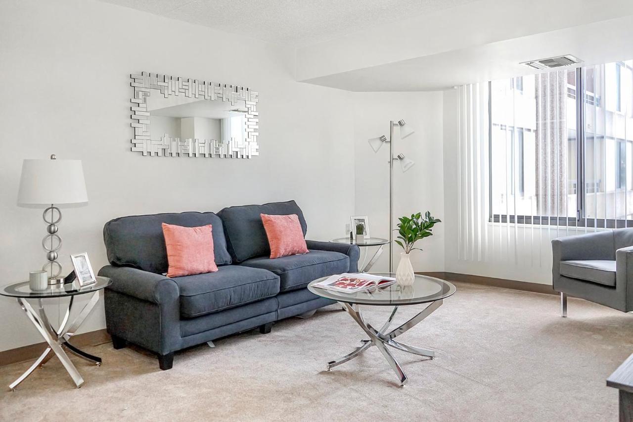 Short Term Rentals At The Park At Trowbridge Senior Community 사우스필드 외부 사진
