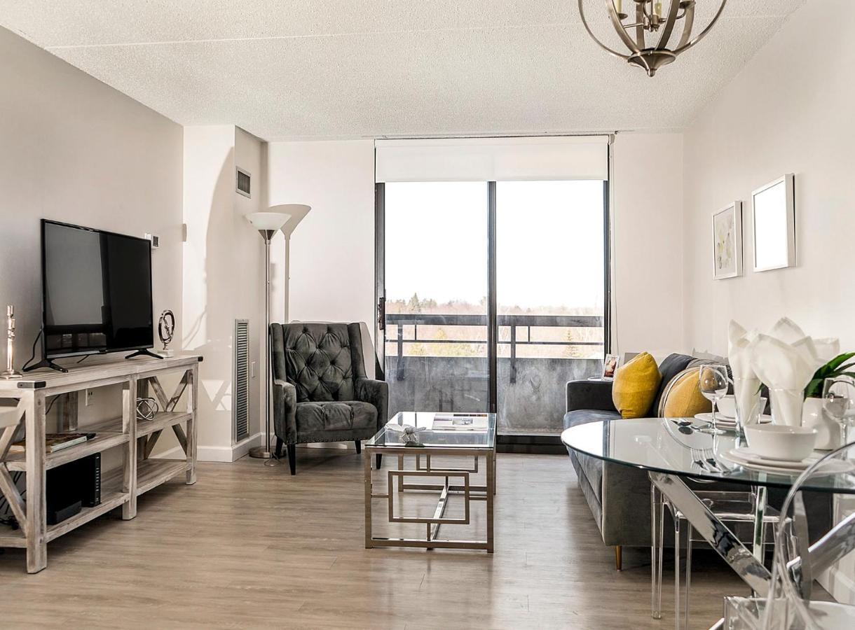 Short Term Rentals At The Park At Trowbridge Senior Community 사우스필드 외부 사진