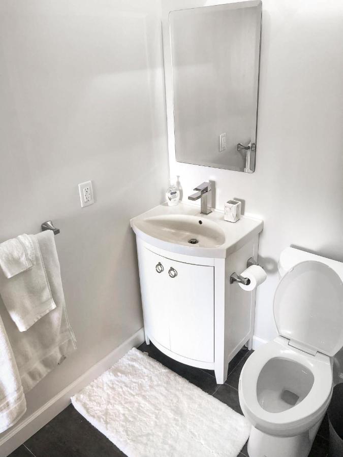 Short Term Rentals At The Park At Trowbridge Senior Community 사우스필드 외부 사진