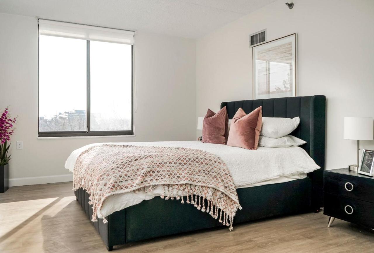 Short Term Rentals At The Park At Trowbridge Senior Community 사우스필드 외부 사진
