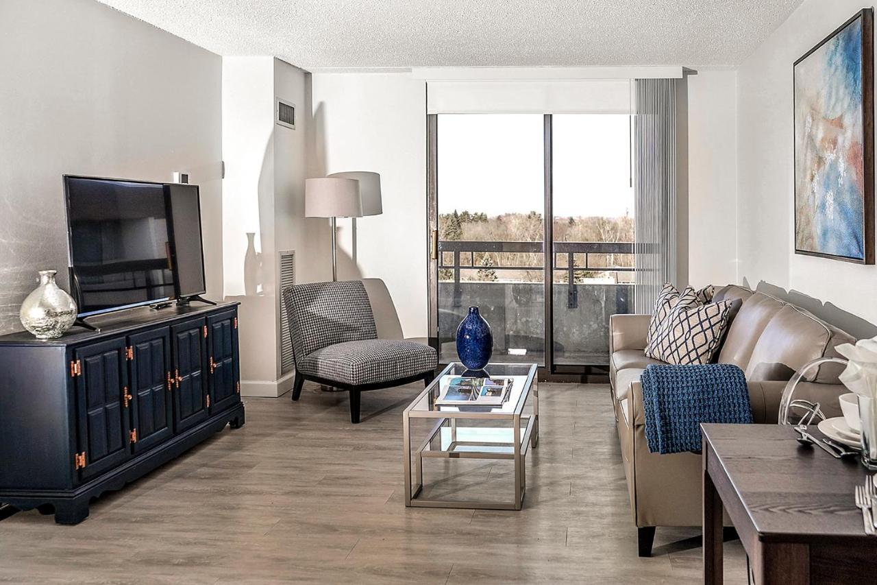 Short Term Rentals At The Park At Trowbridge Senior Community 사우스필드 외부 사진